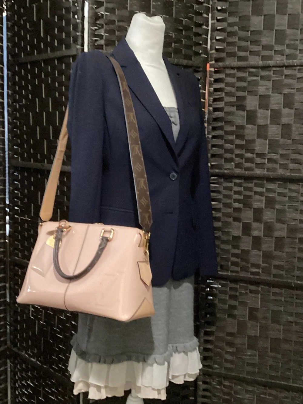 LOUIS VUITTON Rose Ballerine Vernis Miroir Tote Bag